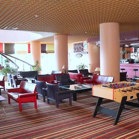 Hotel Mont Febe Яунде Экстерьер фото