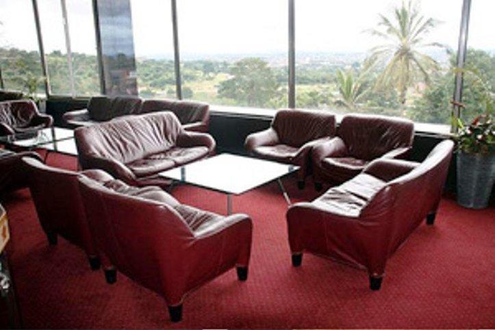 Hotel Mont Febe Яунде Экстерьер фото