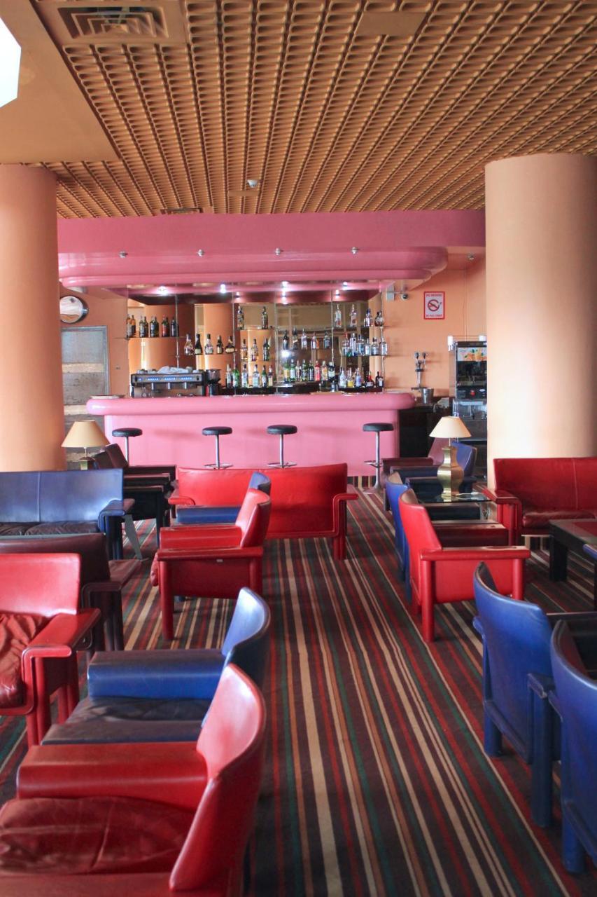 Hotel Mont Febe Яунде Экстерьер фото